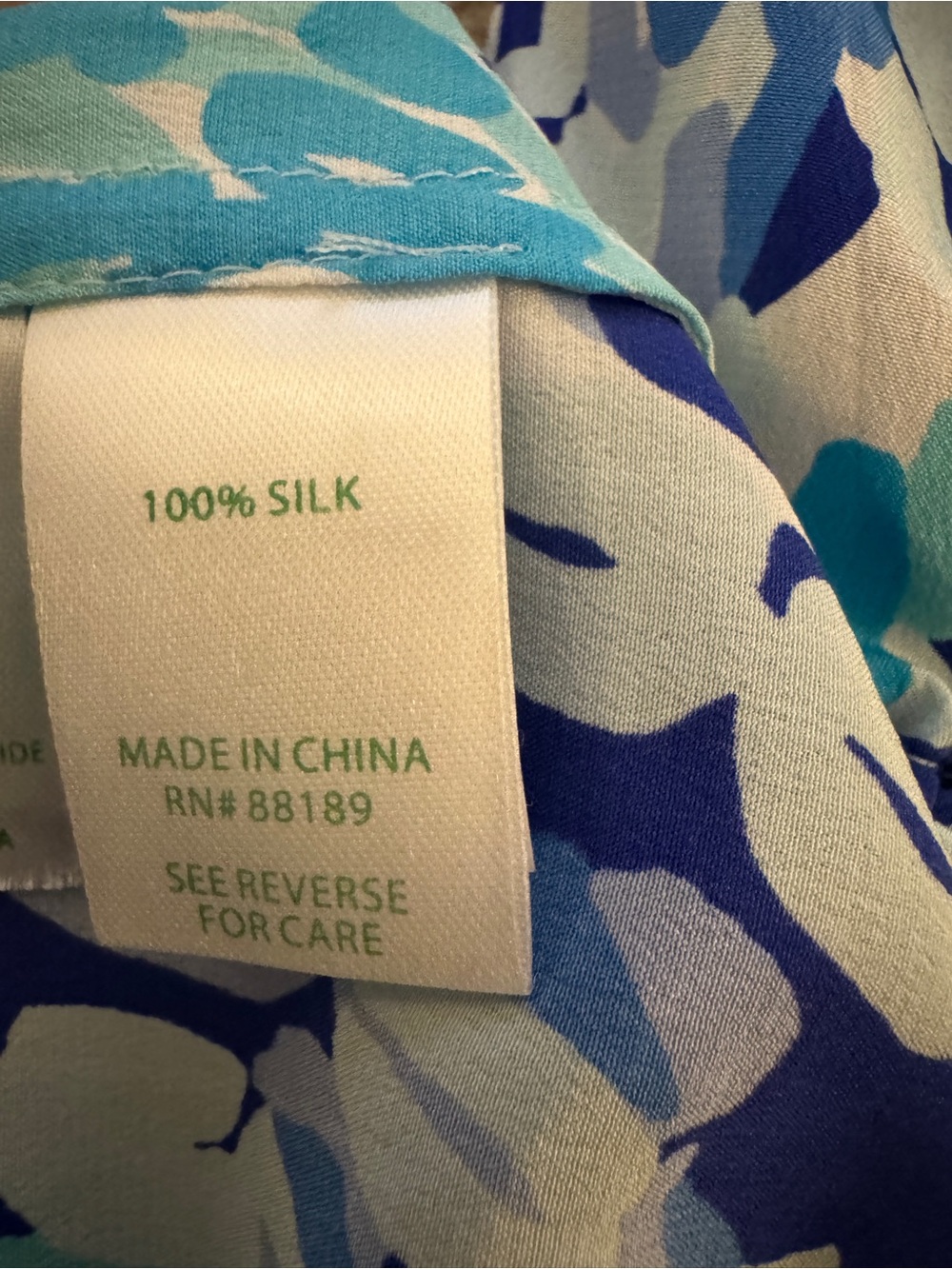 Lilly Pulitzer 100% Silk Blue Turquoise Floral Split-Neck Blouse - Picture 5 of 7